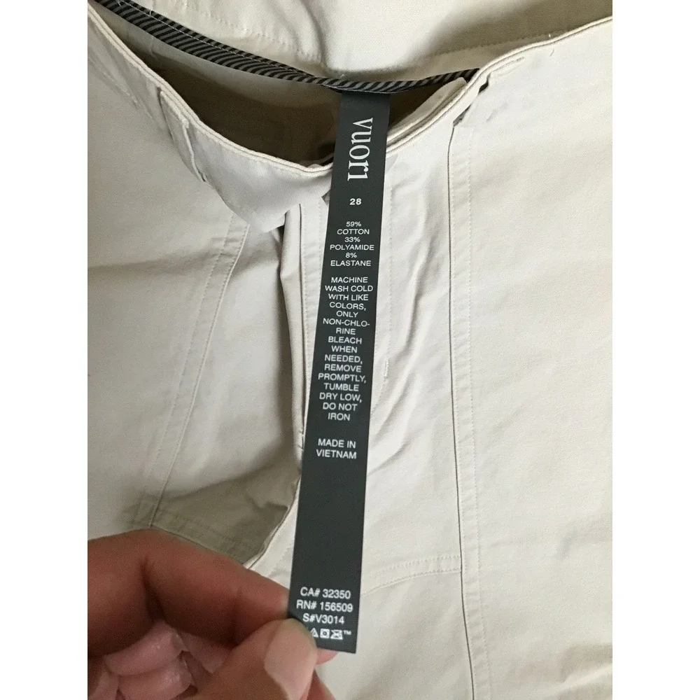 Vuori Men's‎ Oatmeal Classic Woven Shorts Size 28 NWT